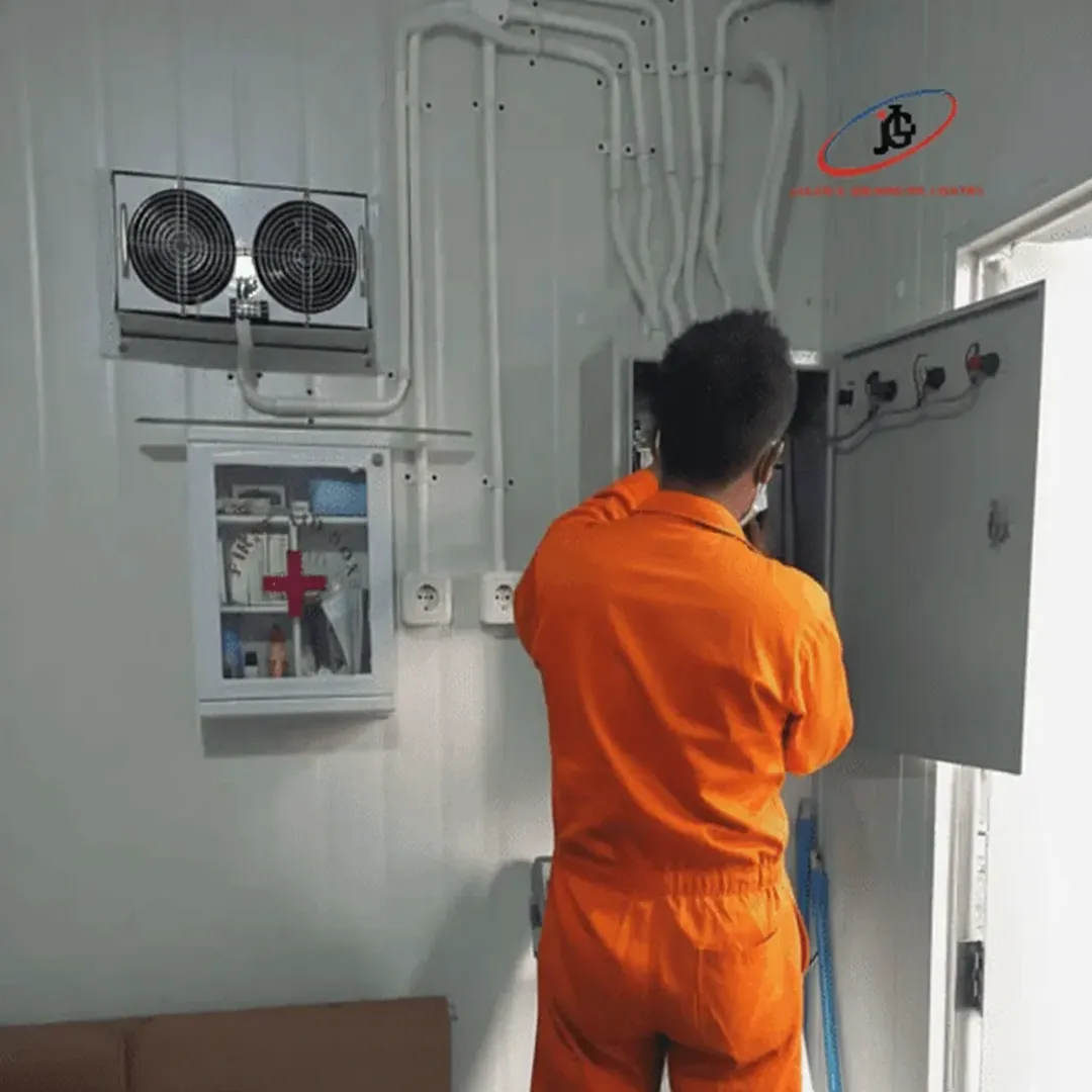 Pengecekan berkala panel listrik