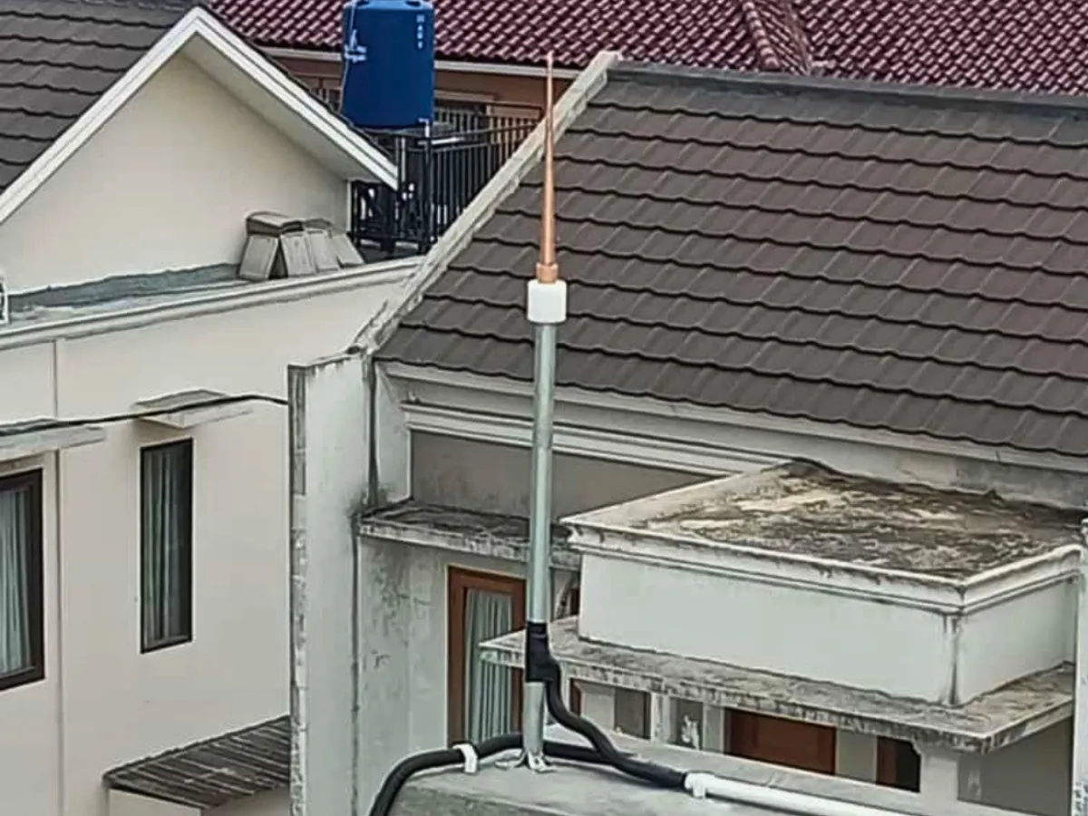Pemasangan penangkal petir konvensional 1 tombak