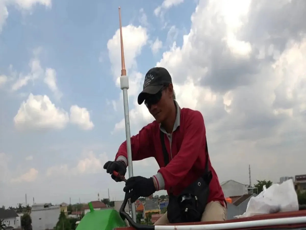 Pemasangan penangkal petir konvensional tombak